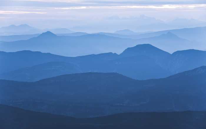 Premium Vlies Blue Mountain