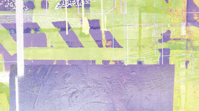 Digitaldrucktapete Alleys Rainy yellow-violett