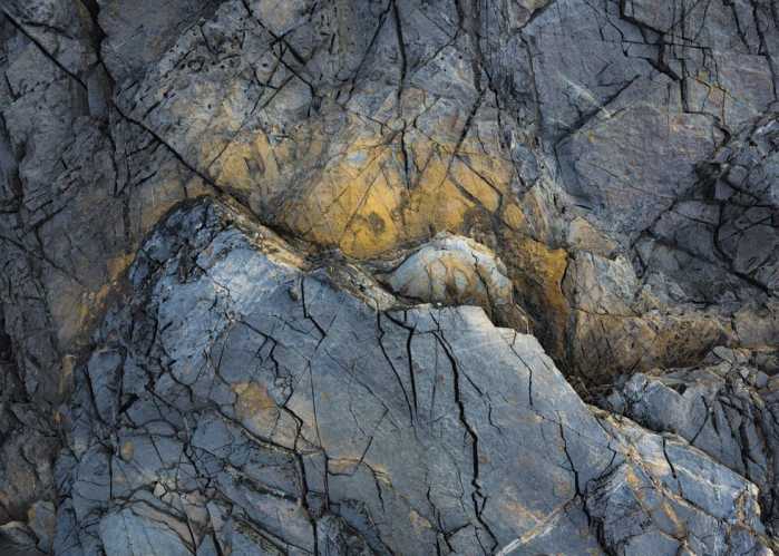Standard Vlies Abstract Mountain