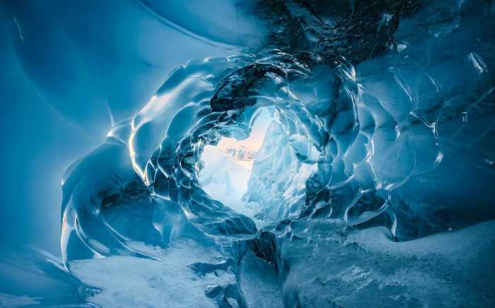 Standard Vlies The Eye of the Glacier