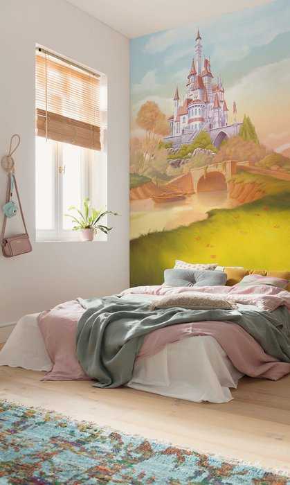 Standard Vlies Disney Princess Belle Castle River