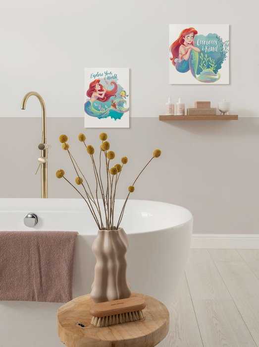 Vlies Bild auf Keilrahmen/ Echtholzrahmen Disney Ariel Curious & Kind