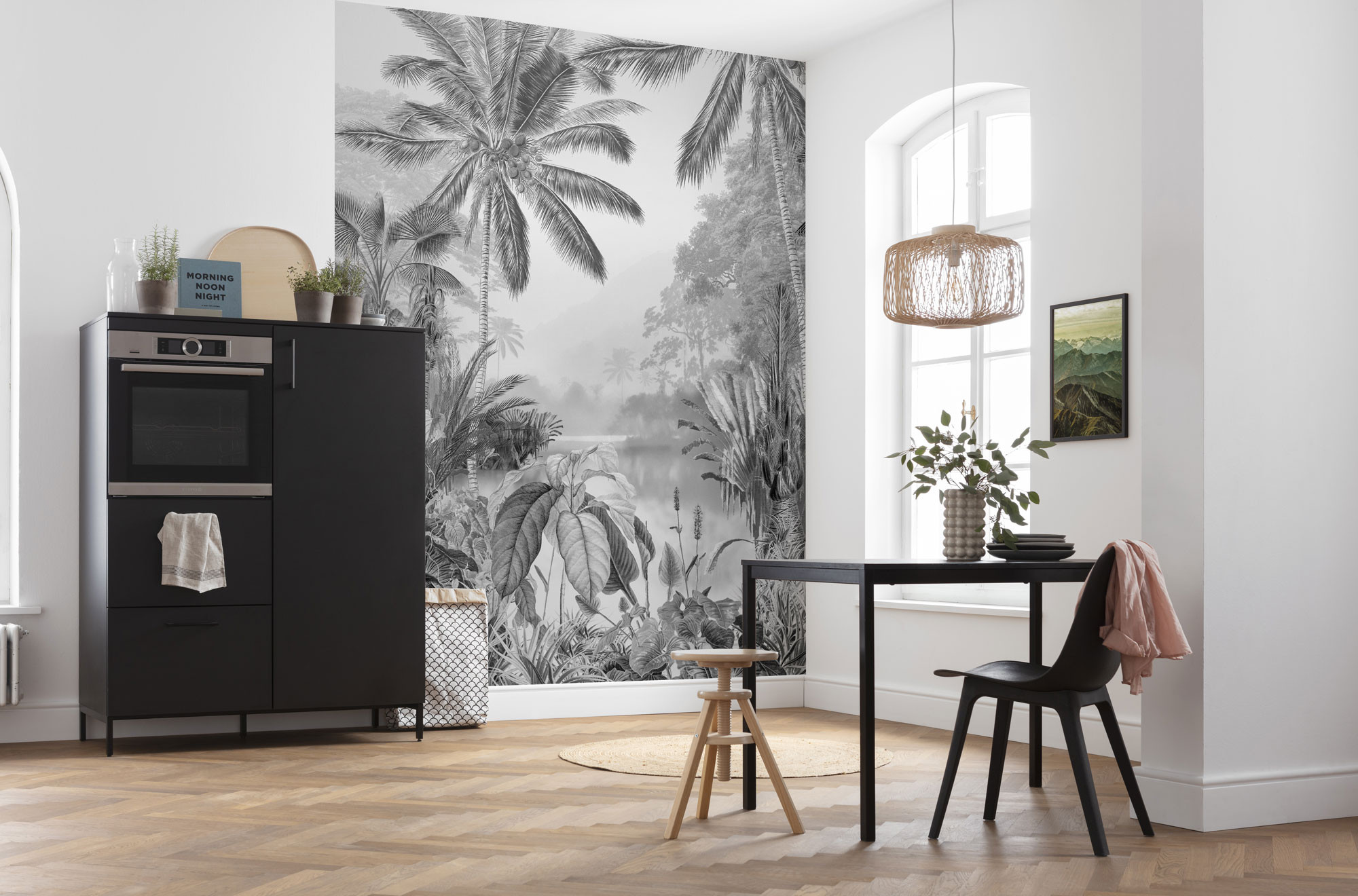 Lac Tropical Black & White