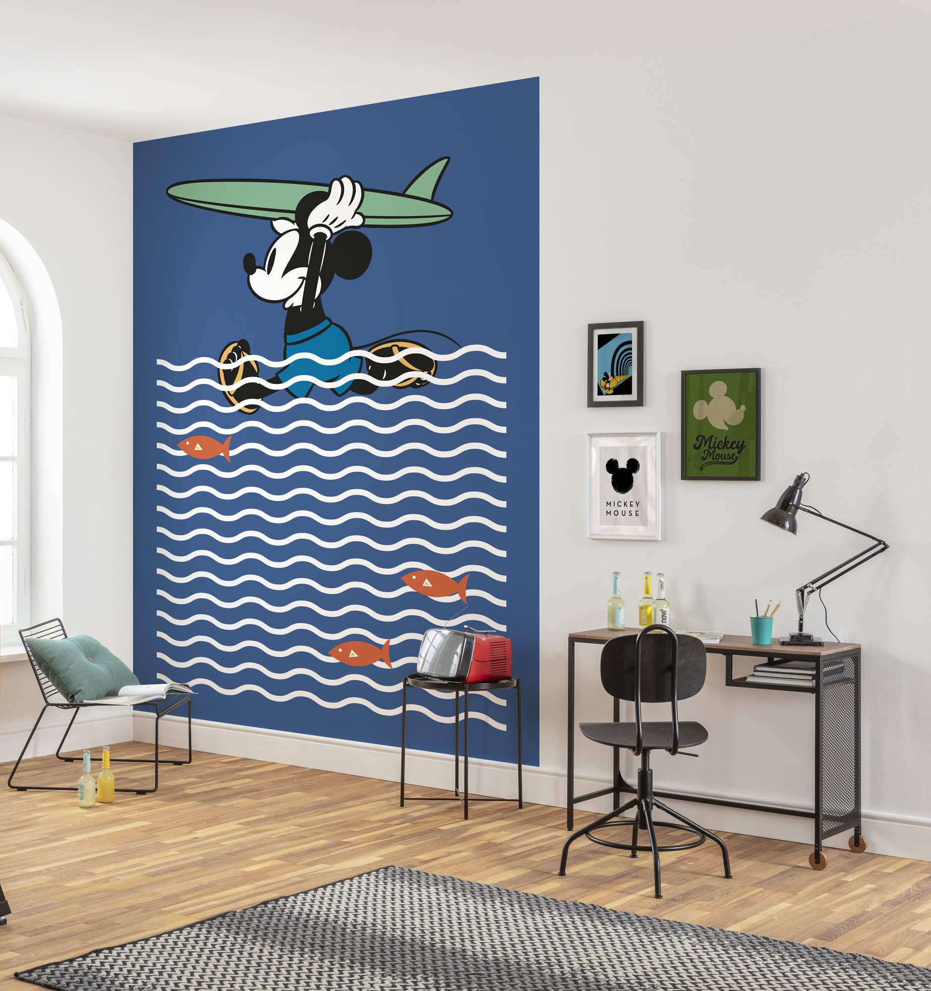 Mickey gone Surfin'