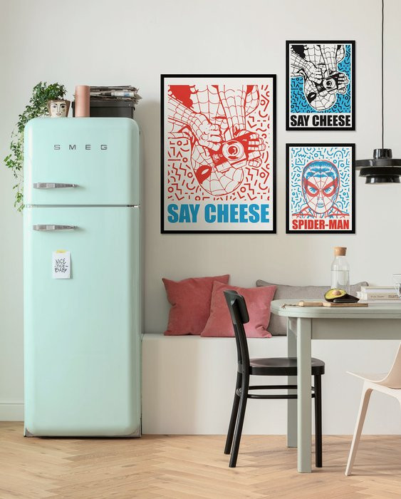 Marvel Spider-Man Say Cheese Red